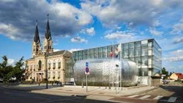 Dpt Bas-Rhin (67), à vendre proche de STRASBOURG Tabac, Presse, Loto, PMU, Relais Colis. 73 m2 - Emplacement n° 1.