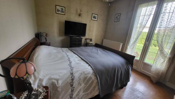 Charmante maison des années 1980, idéalement située à proximité des commodités