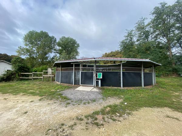 A vendre Propriété équestre Maison box écurie hangar manège Mont De Marsan hippodrome