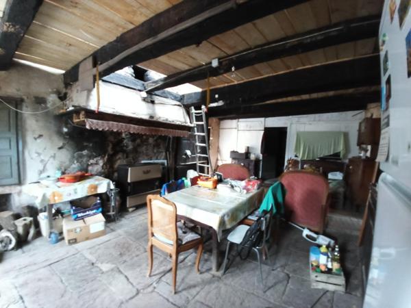 Joli potentiel pour cette maison en pierre.