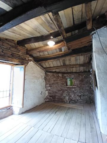 Joli potentiel pour cette maison en pierre.