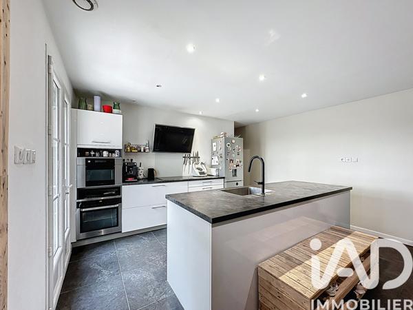 Maison à vendre 4 pièces 165 m² Bédarrides