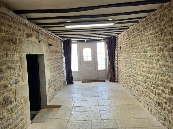 MAISON D'HABITATION 3 CHAMBRES, AVEC JARDINET ET GARAGE