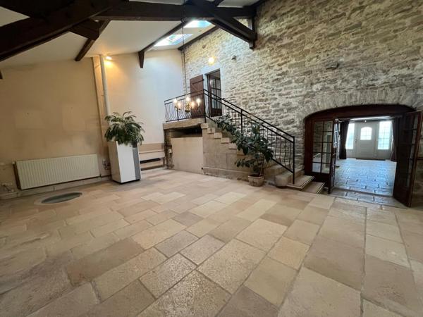 MAISON D'HABITATION 3 CHAMBRES, AVEC JARDINET ET GARAGE