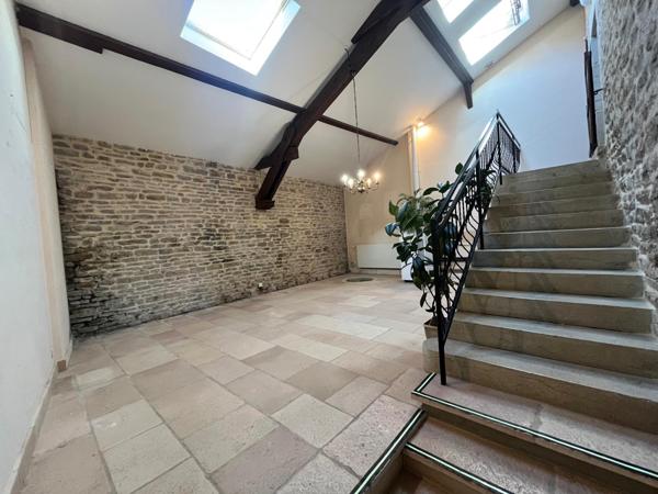 MAISON D'HABITATION 3 CHAMBRES, AVEC JARDINET ET GARAGE