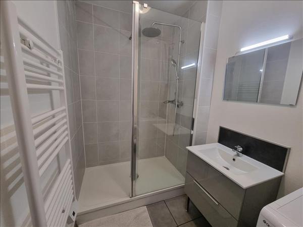 Appartement à louer 607 € CC PESSAC 1 pièce 20 m² DPE D
