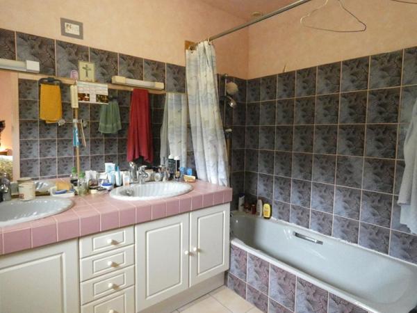 Maison 6 chambres sur un terrain de 1065 m2