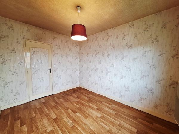 Rouillé (86480) Maison 4 chambres – 94 m² – Bourg de Rouillé – Véranda – DPE D