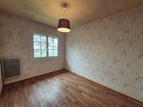 Rouillé (86480) Maison 4 chambres – 94 m² – Bourg de Rouillé – Véranda – DPE D