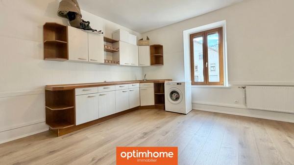 Maison mitoyenne en pierre – potentiel 2 logements – 4 chambres – jardin – petit garage