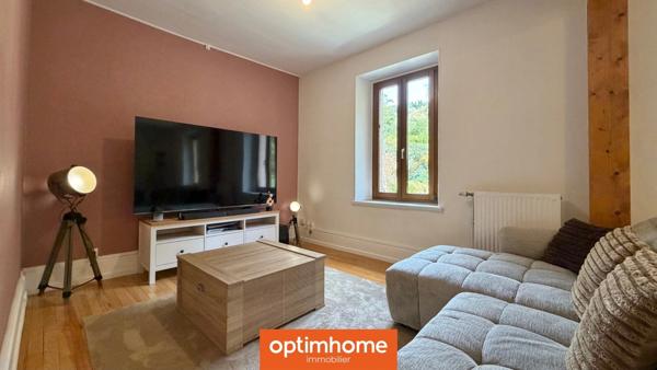 Maison mitoyenne en pierre – potentiel 2 logements – 4 chambres – jardin – petit garage