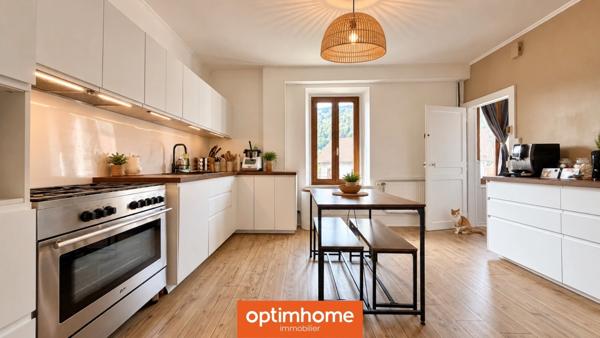 Maison mitoyenne en pierre – potentiel 2 logements – 4 chambres – jardin – petit garage