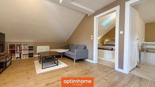Maison mitoyenne en pierre – potentiel 2 logements – 4 chambres – jardin – petit garage