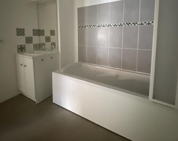 Appartement Epernay 2 pièce(s) 49.30 m2