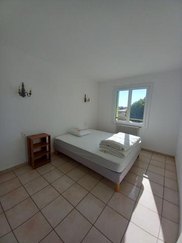 Appartement T3/T4 MEUBLE CHAUFFAGE ET EAU CHAUDE INCLUS