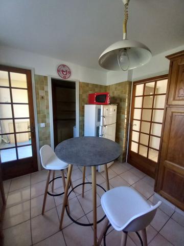 Appartement T3/T4 MEUBLE CHAUFFAGE ET EAU CHAUDE INCLUS