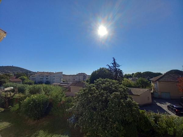 Appartement T3/T4 MEUBLE CHAUFFAGE ET EAU CHAUDE INCLUS