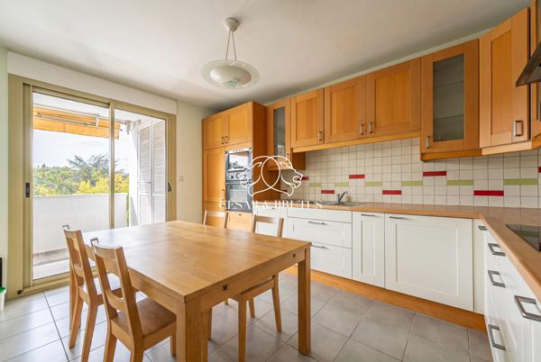 Appartement familial rare en dernier étage avec terrasse panoramique