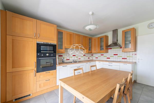 Appartement familial rare en dernier étage avec terrasse panoramique