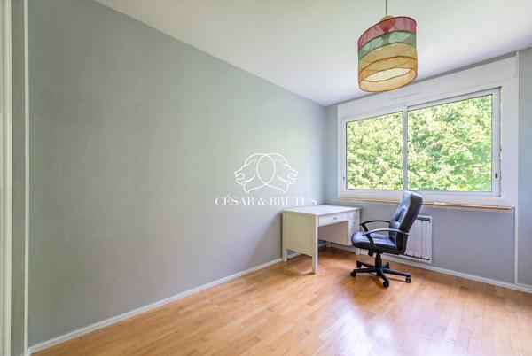 Appartement familial rare en dernier étage avec terrasse panoramique