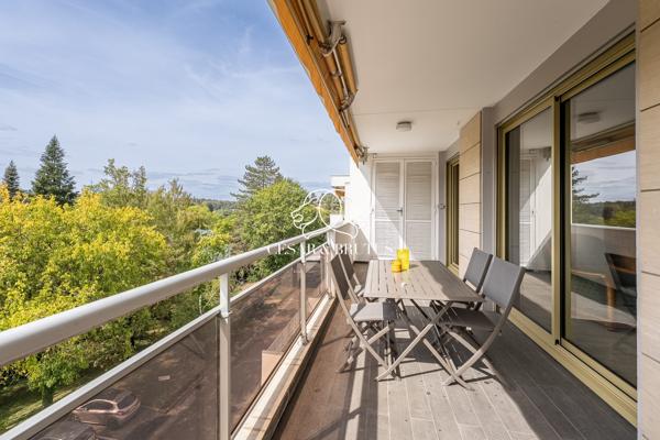 Appartement familial rare en dernier étage avec terrasse panoramique