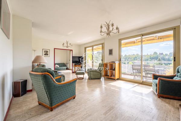 Appartement familial rare en dernier étage avec terrasse panoramique