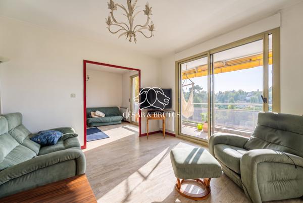Appartement familial rare en dernier étage avec terrasse panoramique