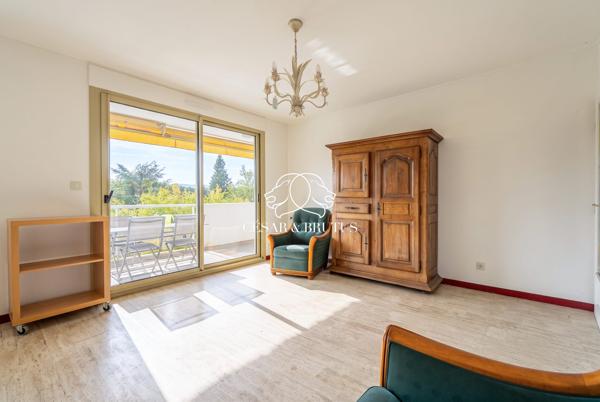 Appartement familial rare en dernier étage avec terrasse panoramique
