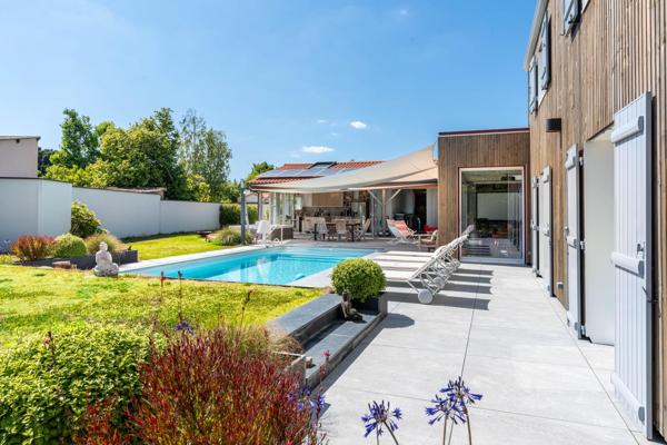 Grande maison avec belle vie de plain pied à deux pas des commerces