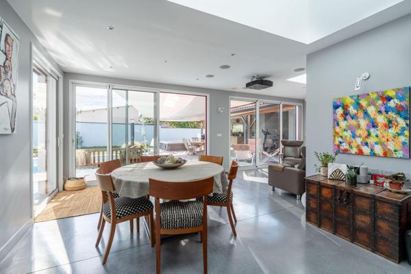 Grande maison avec belle vie de plain pied à deux pas des commerces