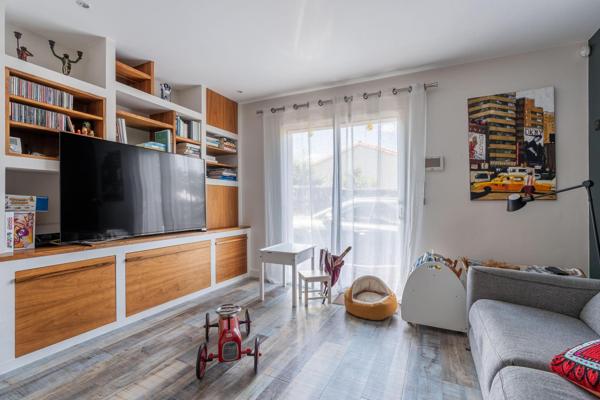 Grande maison avec belle vie de plain pied à deux pas des commerces