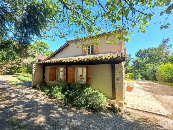 Charme et Authenticité pour cette Maison de Maître proche de Condom