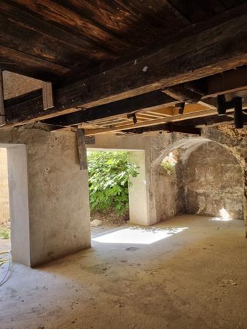 Duplex T3 de 77m2 avec patio et garage à SAINT SAVOURNIN (13) à renover