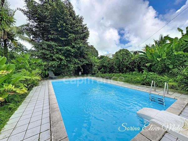 Maison avec piscine au cœur d’un écrin tropical - 5 pièces PETIT BOURG (971)