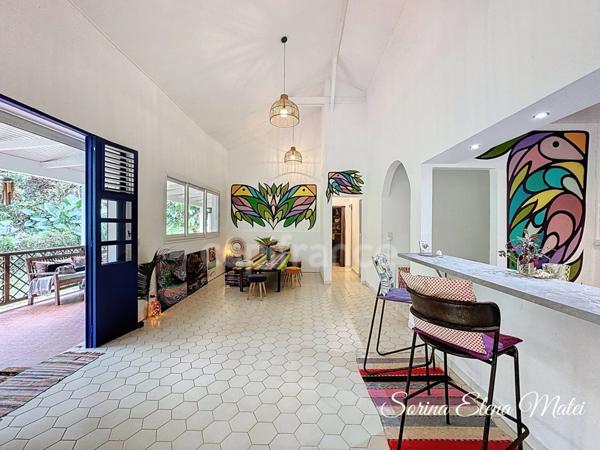 Maison avec piscine au cœur d’un écrin tropical - 5 pièces PETIT BOURG (971)