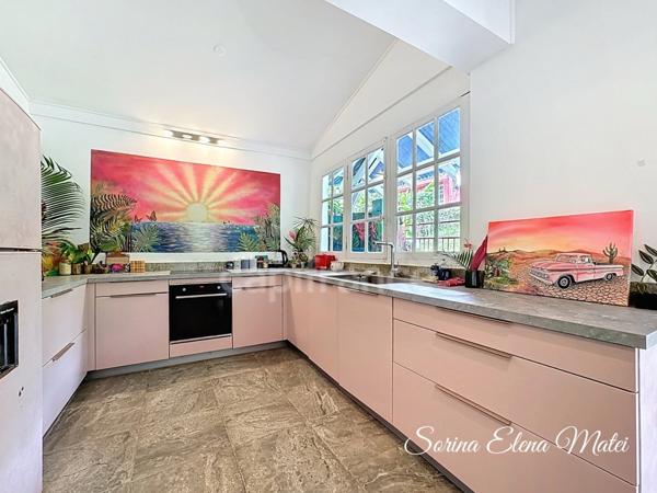 Maison avec piscine au cœur d’un écrin tropical - 5 pièces PETIT BOURG (971)