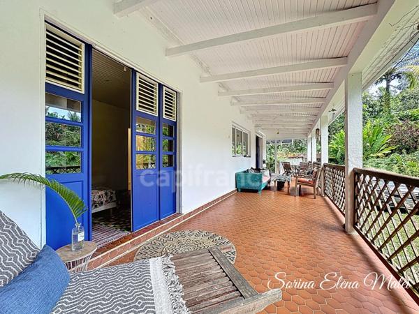 Maison avec piscine au cœur d’un écrin tropical - 5 pièces PETIT BOURG (971)