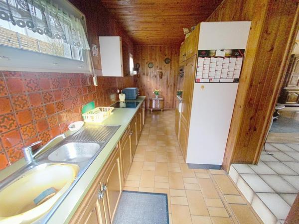 Maison avec jardin et fort potentiel pour donner vie à vos projets.