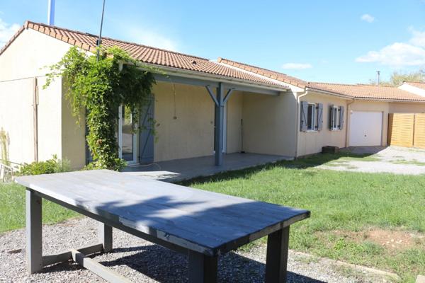 Maison de plain-pied 93 m² avec jardin et garage – Le Poët