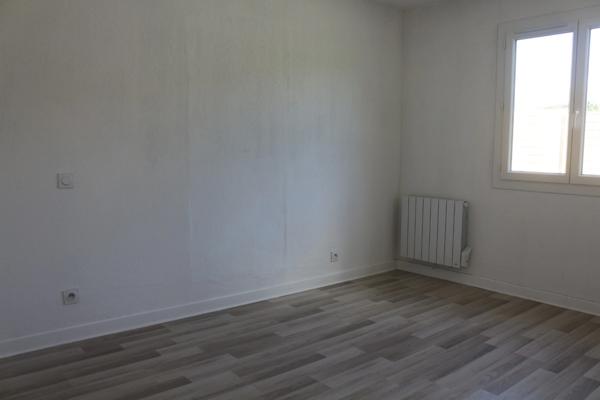 Maison de plain-pied 93 m² avec jardin et garage – Le Poët