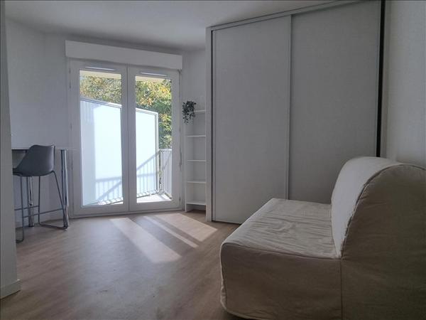 Appartement à louer 647 € CC PESSAC 1 pièce 17 m² DPE C