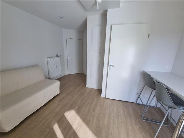 Appartement à louer 647 € CC PESSAC 1 pièce 17 m² DPE C
