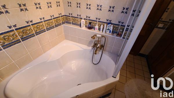 Maison traditionnelle 6 pièces de 157 m² à Apprieu (38140)