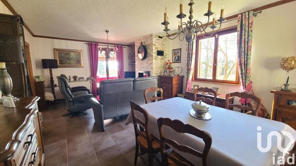 Maison traditionnelle 6 pièces de 157 m² à Apprieu (38140)