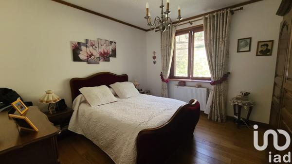 Maison traditionnelle 6 pièces de 157 m² à Apprieu (38140)