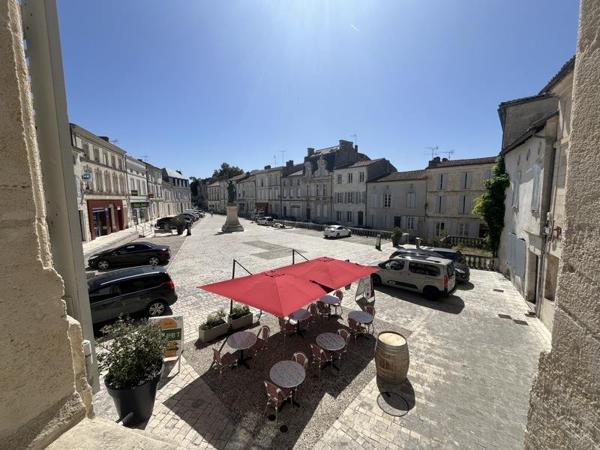Appartement à louer 700 € CC Jonzac 4 p 65 m² DPE D