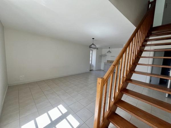 Appartement à louer 700 € CC Jonzac 4 p 65 m² DPE D