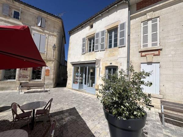 Appartement à louer 700 € CC Jonzac 4 p 65 m² DPE D