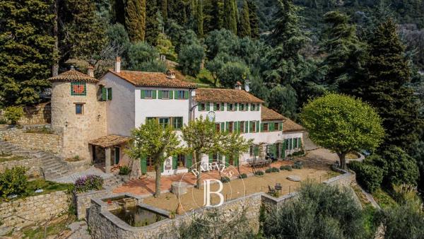 Grasse, Maison 8 Chambres -  340 m² à vendre