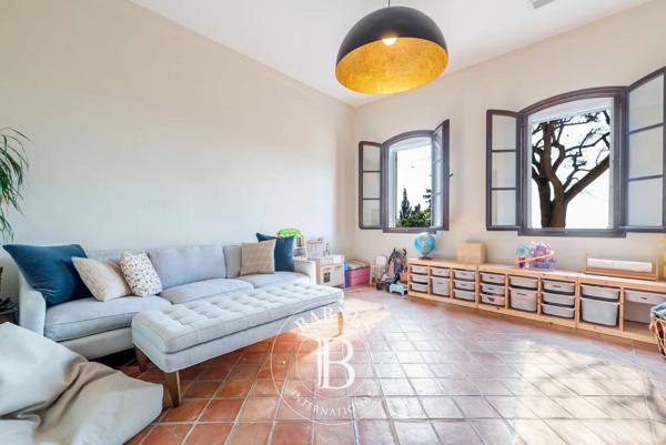 Grasse, Maison 8 Chambres -  340 m² à vendre